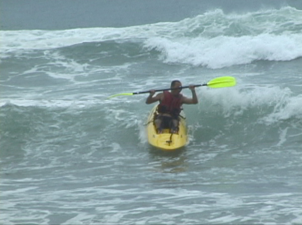 Taiwan Kayak Surfing - Jesse