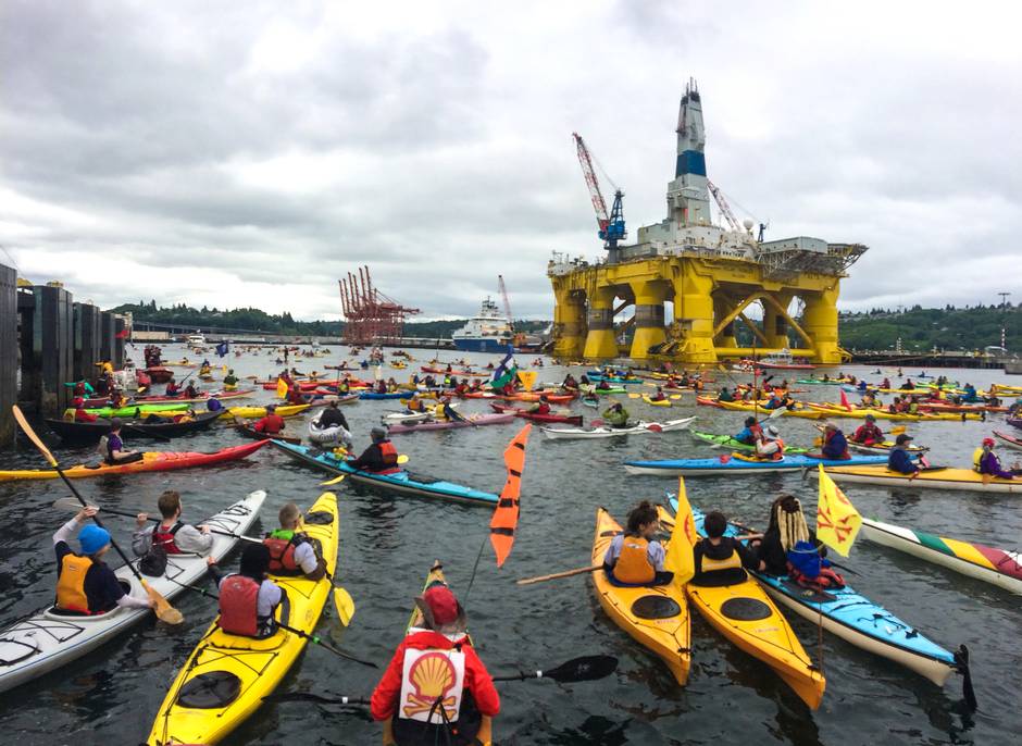 Shell oil drilling in Alaska - Kayak protest in Seattle